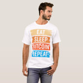Toekomstige Miljonair Bitcoin Humor Cryptovaluta T-shirt (Voorkant volledig)