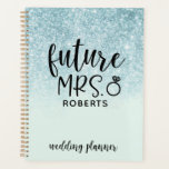 Toekomstige Mrs Wedding Blue Glitter Planner<br><div class="desc">Blijf georganiseerd met uw bruiloft planning met deze gepersonaliseerde planner met uw toekomstige achternaam.</div>