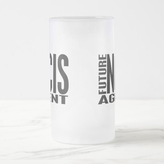 Toekomstige NCIS-agent Matglas Bierpul (Center)