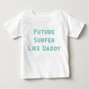 Toekomstige surfer als papa