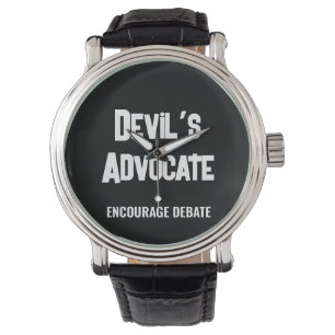 Toelichting op de zwarte witte tekst Devil's Advoc Horloge