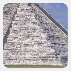 Toeristen die trappen beklimmen van El Castillo, s Vierkante Sticker