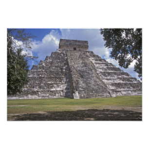 Toeristen lopen langs een onherstelbare kant van E Foto Afdruk