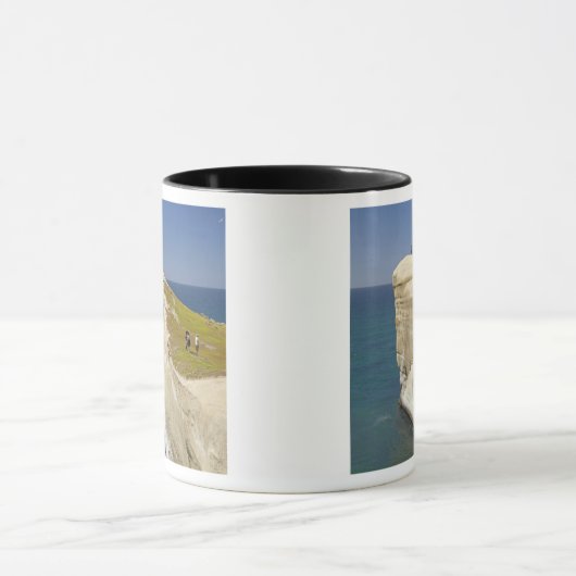 Toeristen op de kliptop bij Tunnelstrand Mok (Midden)