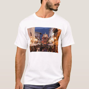 Toeristen op San Cristobal de Las Casas Street T-shirt