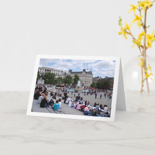 Toeristen op Trafalgar Square, Londen, Engeland Kaart (Gele Bloem)