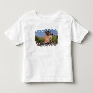 Toeristen voor Fatehpur Sikri, in de Kinder Shirts