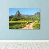 Toeristisch fietsen op tropische Moorea canvas pri (Insitu (Houten vloer))