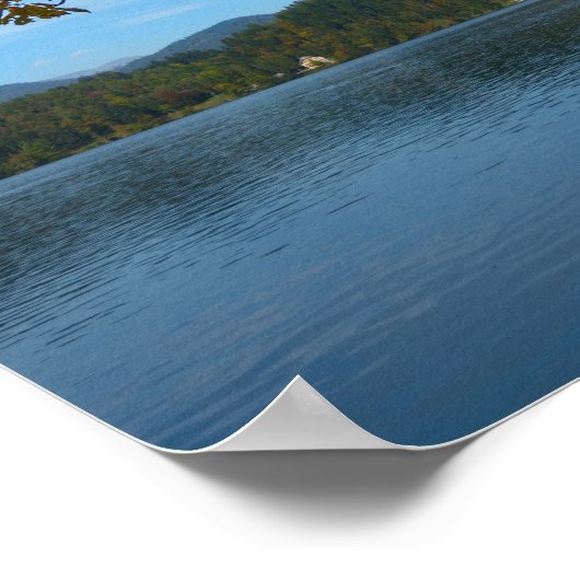 Toeristische boten in het meer van Bled in de herf Poster (Hoek)