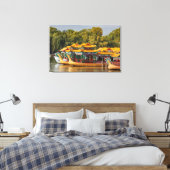 Toeristische drakenboten | Kunmingmeer Canvas Afdruk (Insitu (Slaapkamer))