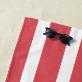 Toes in de handdoek van de zand-vacatiedoek (In situ)