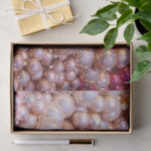 Toestel van champagne en roze kerstbulbpapier tissuepapier (Geschenk)