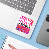 Toeter Als Je Moet Poepen Sticker (Laptop met iPhone)