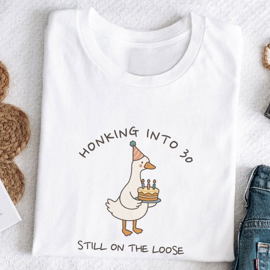 Toeterend de Verjaardagsgans In Funny Aangepaste L T-shirt