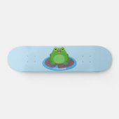 Toevallige groene kikker cartoon illustratie persoonlijk skateboard (Horizontaal)