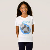 Toevallige zee otter cartoon illustratie t-shirt (Voorkant volledig)