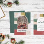 Together en Merry | Foto's met moderne kerstdagen Feestdagenkaart<br><div class="desc">Met prachtige abstracte verfborstelslagen en trendy boogvormende uw favoriete foto. Moderne kleurenpalet en goudaccenten maken deze fotokaart met een modern flair. Klassieke aardtonen van verbluffende kopertoon en donkergroen zijn perfect voor de feestdagen. Voeg uw keuze van personalisatie toe aan een echt unieke kaart. Voeg uw douanetekst aan dit ontwerp toe...</div>