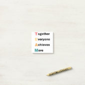 Together Everyone Achieves More 2 Post-it® Notes (Op bureau)