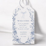 Toile Blue Bow Floral Bruiloft Welkom Cadeaulabel<br><div class="desc">Toile Blue Bow Floral Bruiloft Welkomstgeschenk Labels</div>