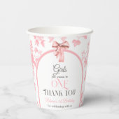 Toile de Jouy Pink Bow Girl First 1st Birthday Papieren Bekers (Achterkant)