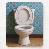 Toilet in een retro badkamer muismat (Voorkant)