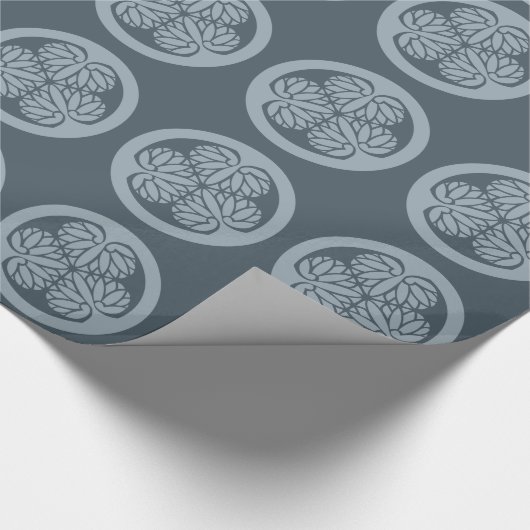 Tokugawa Aoi Japans Mon Family Crest Muted Blue Cadeaupapier (Hoek)