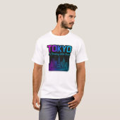 Tokyo In Harmony With Chaos – Neon Skyline Art T-shirt (Voorkant volledig)