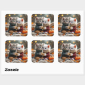 Tom & Luna – Knuffelende Pompoen Vierkante Sticker (Vel)