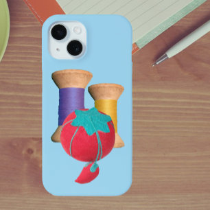 Tomatenspeldenkussen en spillen van draad iPhone 15 case
