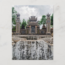Tomb in Hue Graveyard, Vietnam Briefkaart