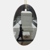 Tomb van de onbekende soldaat keramisch ornament (Rechts)