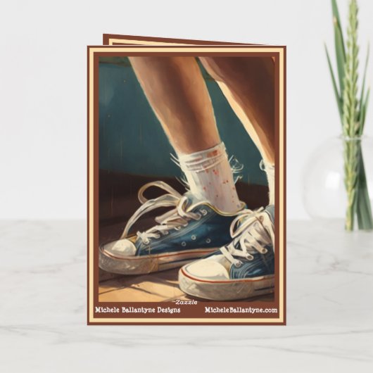 "Tomboy" met geschuurde jean shorts en tennisschoe Kaart (Achterkant)