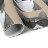 Tomcat ziet er zo knuffel uit met schaduwen cadeaupapier (Rol Hoek)