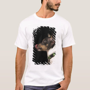 Tongue uit de zwarte en witte terrier t-shirt