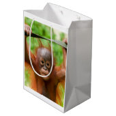 Too Cute to Handle – Little Orangutan Medium Cadeauzakje (Achterkant Gekanteld)