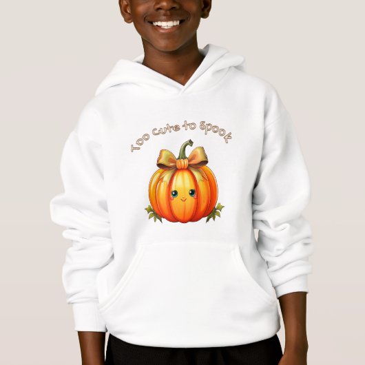 Too Cute to Spook – Cozy Pumpkin Hoodie (Voorkant)