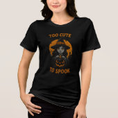 Too Cute to Spook Witch & Pumpkin Design Tri-Blend Shirt (Voorkant)