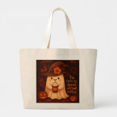 Too Cute to Spook Without Coffee – Halloween Ghost Grote Tote Bag (Achterkant)
