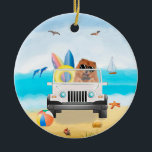 Toon Hond Rijden op het strand Keramisch Ornament<br><div class="desc">Een chow chow dog rijden voertuig op het strand is een perfect cadeau idee voor iemand die van dit hondenras houdt.</div>