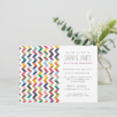 Toonaangevende Chevron Couples Shower Party Invite Kaart (Staand voorkant)