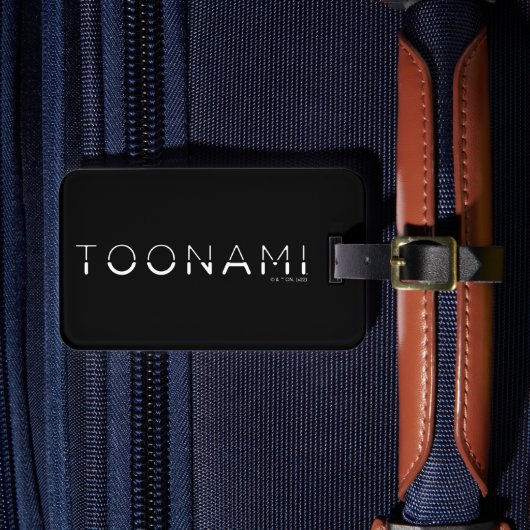 Toonami Split Font Logo Bagagelabel (Voorkant Insitu 4)