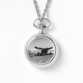 Toont het zee-, zwarte en witte thema horloge