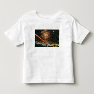 Toortslichtoptocht en vuurwerk tijdens Winter Kinder Shirts