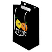 Toothy Fruity Fruit Pun Dark BG Klein Cadeauzakje (Voorkant Gekanteld)