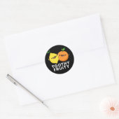 Toothy Fruity Fruit Pun Dark BG Ronde Sticker (Envelop)