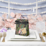 Top Geheime GI Camouflage Party Favorietendozen Bedankdoosjes<br><div class="desc">Zorg ervoor dat al je gasten je fantastische feestje verlaten met een van deze camouflagefeestgunstboxen. Deze gunstboxen zijn perfect voor verjaardagen, soldatenvieringen of GI JOE themafeesten. Veel plezier en personaliseer ze zoals je wilt. Gewoon een andere manier om een speciale touch aan uw feest toe te voegen! Zoek naar andere...</div>
