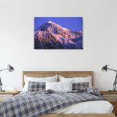 Top van de Denali-piek (Mt. McKinley) bij Canvas Afdruk (Insitu (Slaapkamer))
