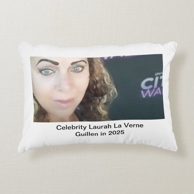 #TOPCELEBRITY #LAURAHLAVERNEGUILLEN  2025 ACCENT KUSSEN (Voorkant)