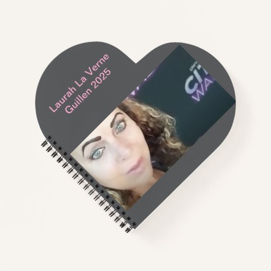 #TOPCELEBRITY #LAURAHLAVERNEGUILLEN 2025 NOTITIEBOEK (Voorkant)