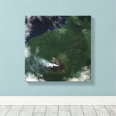 Topconferentie van de Ulawun-vulkaan in Nieuw-Brit Canvas Afdruk (Insitu (Houten vloer))